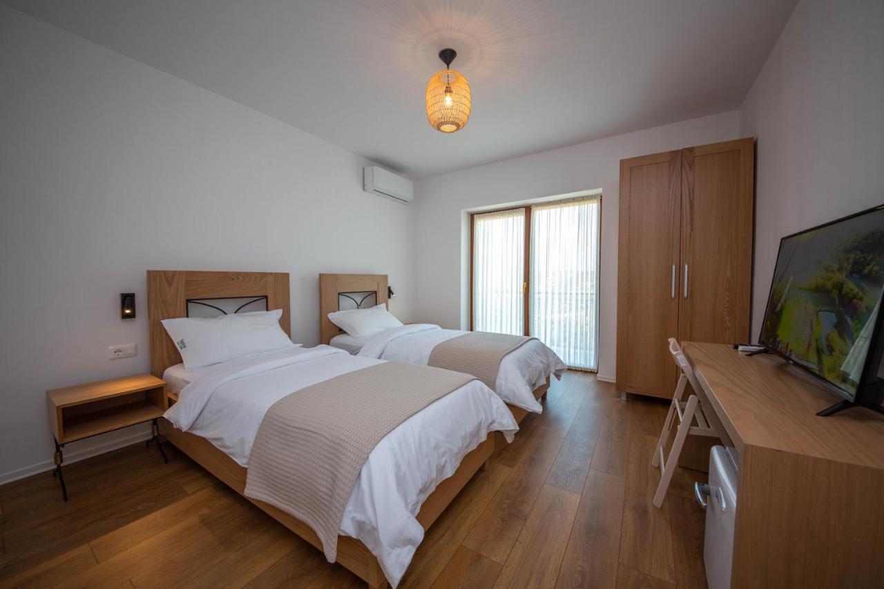 Gle-Alb Agrotourism Hotel Tepelene Eksteriør billede
