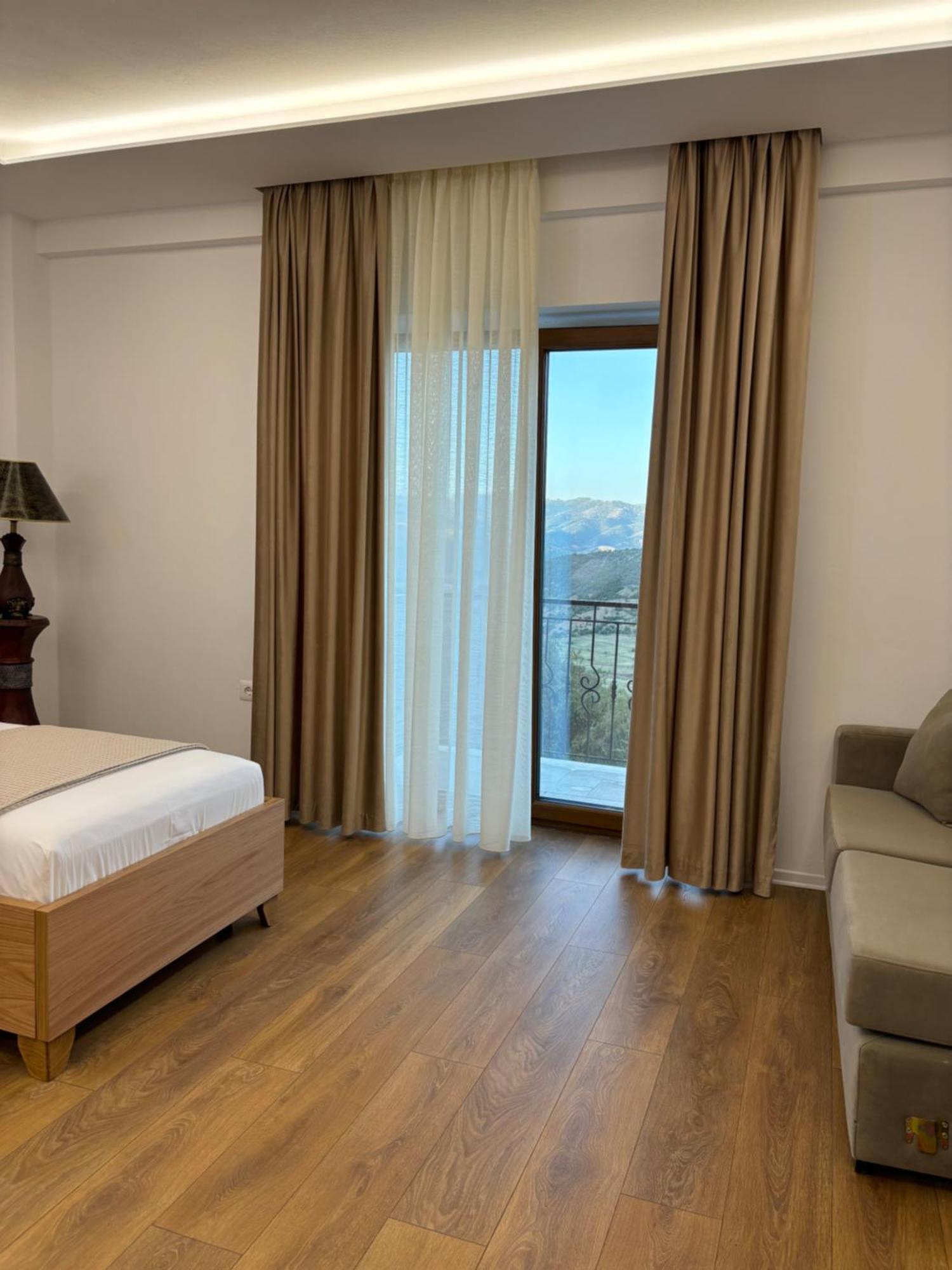 Gle-Alb Agrotourism Hotel Tepelene Eksteriør billede